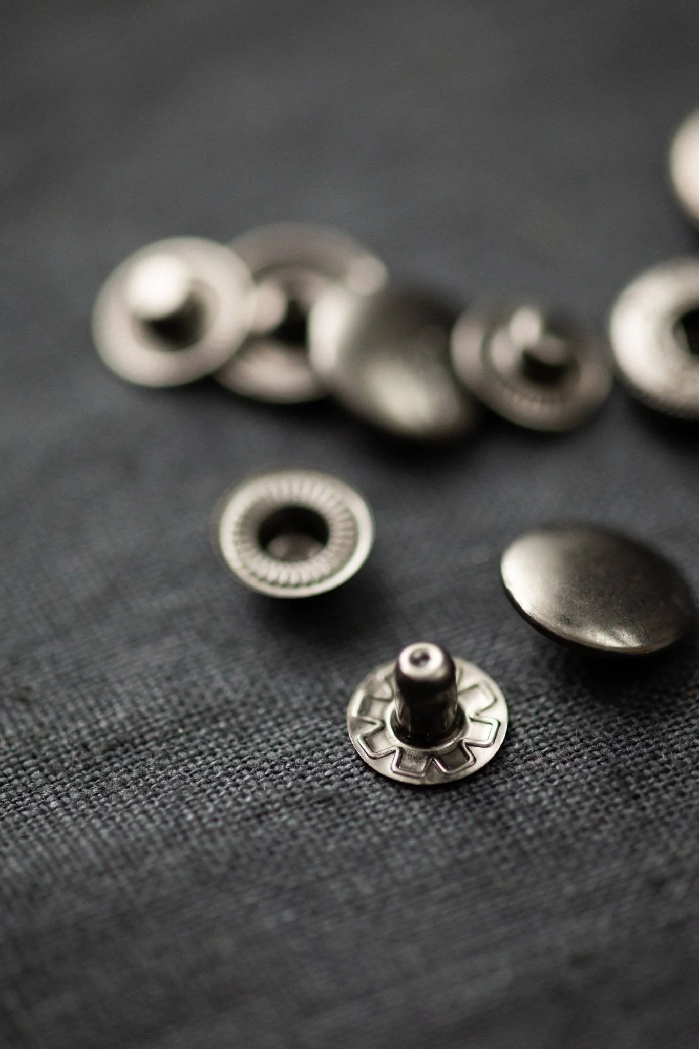 14mm Gunmetal Metal Snaps - Merchant & Mills (pack of 20) - Image 2