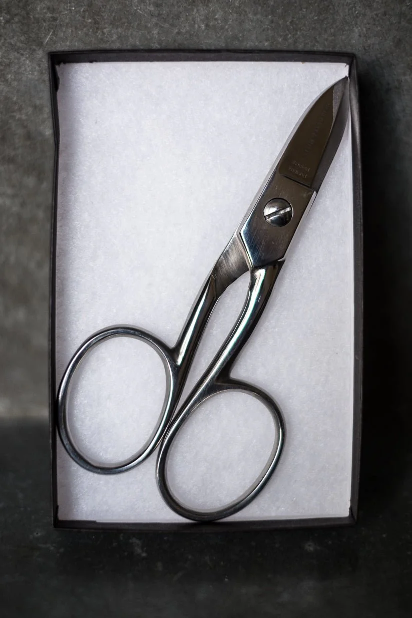 Buttonhole 5.5" Scissors - Merchant & Mills - Image 3