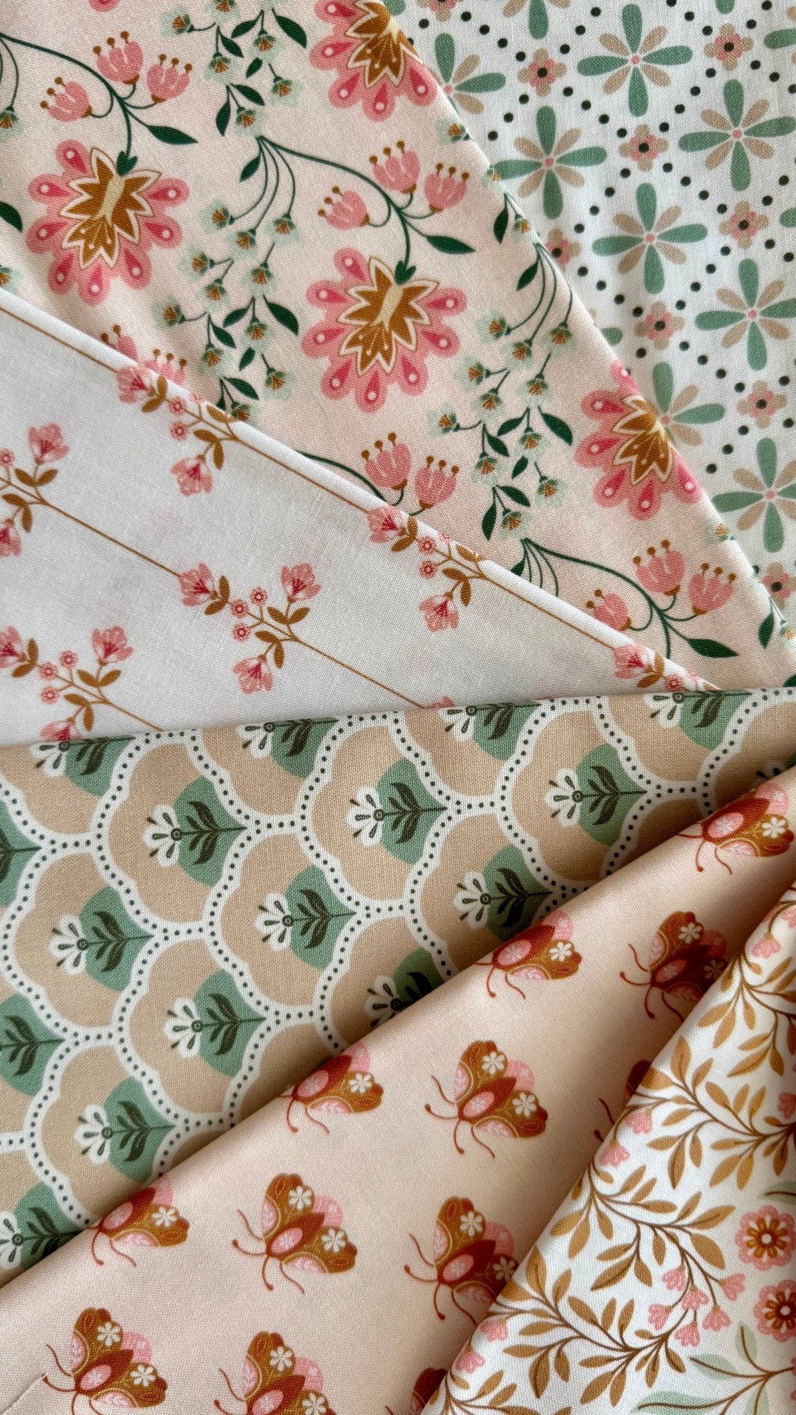 Flora - Vintage Charm - Dots & Glory - Cloud 9 Fabrics - Poplin - Image 9