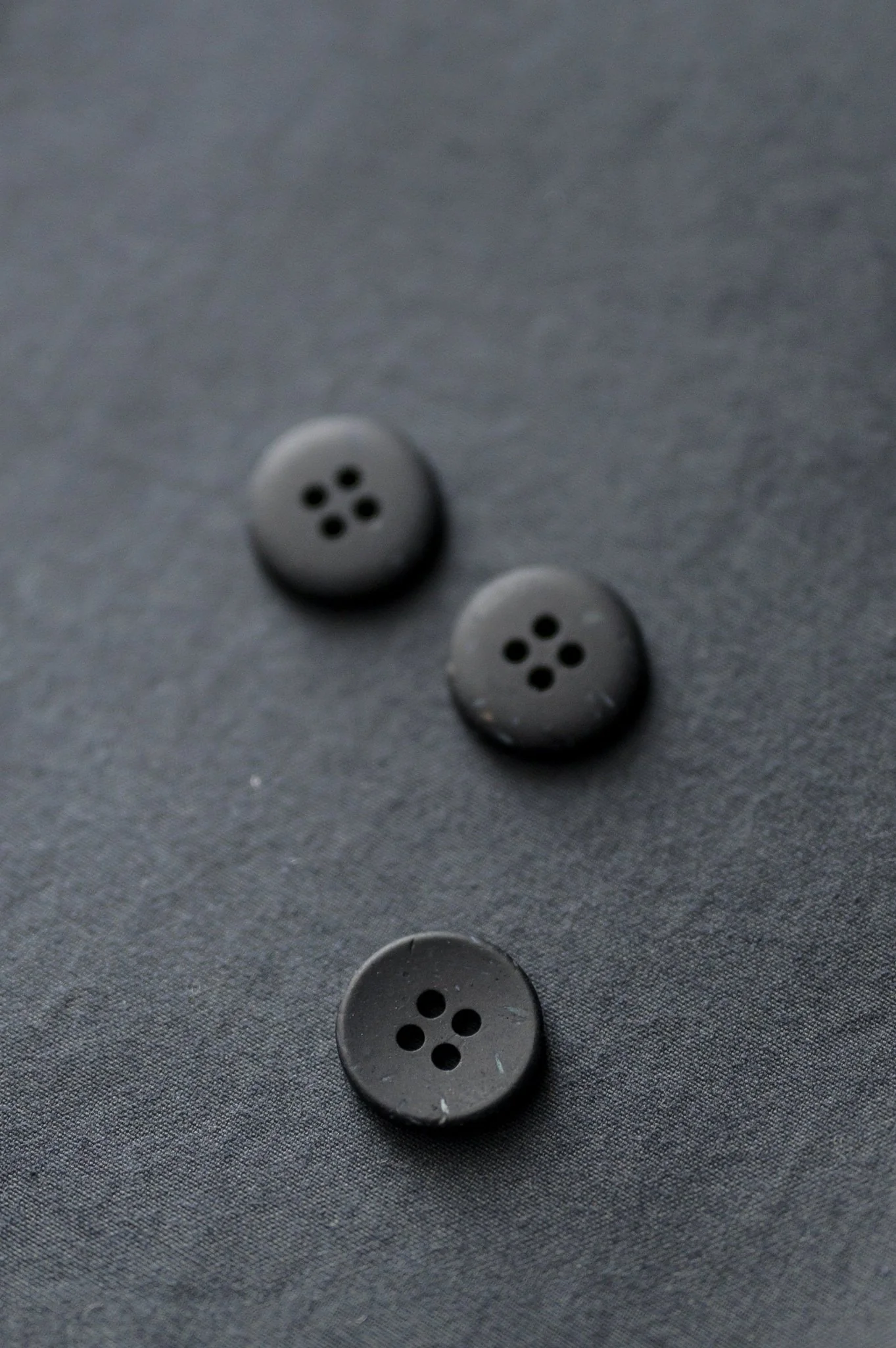 Inky - Speckles Recycled Button - Merchant & Mills - 18mm