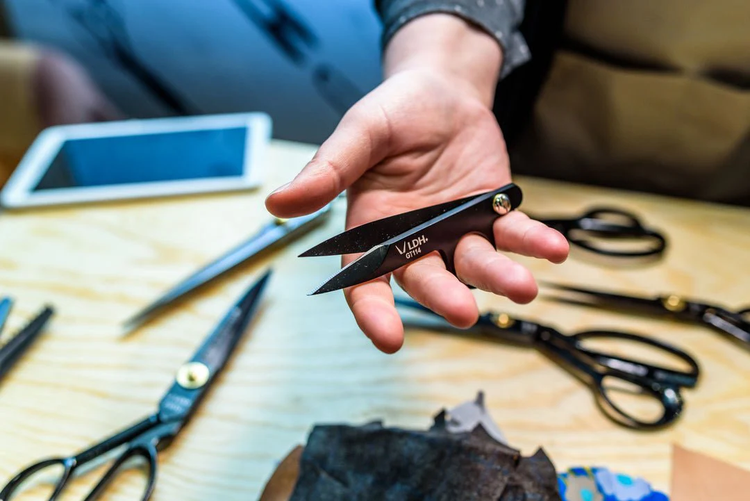 Midnight Edition Thread Snips - LDH Scissors - Image 5