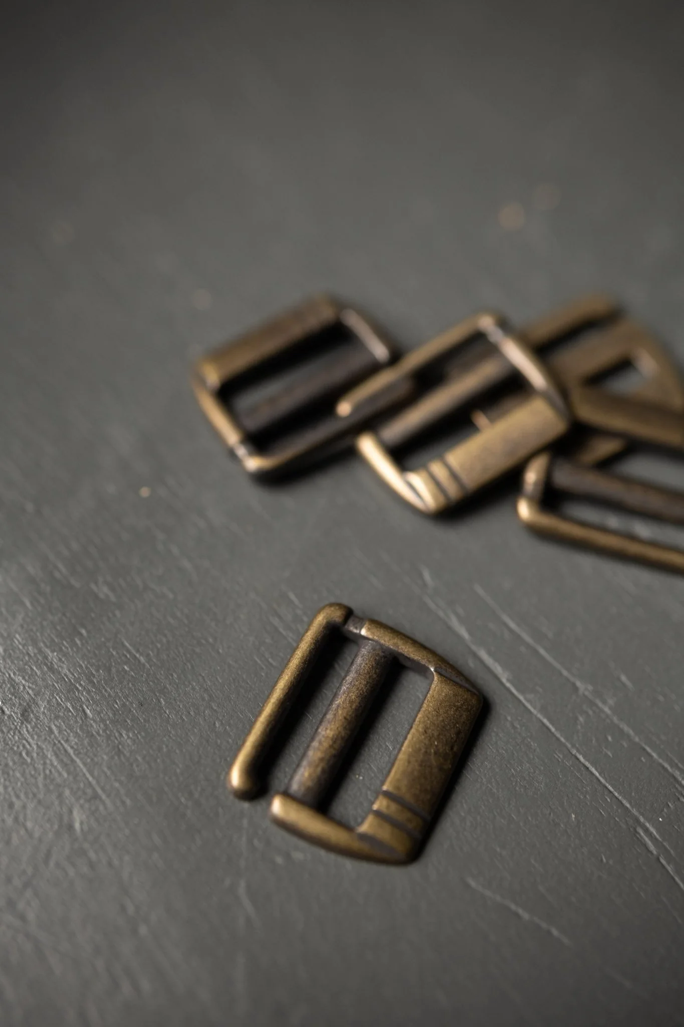 Old Brass G Hook 25mm - Merchant & Mills