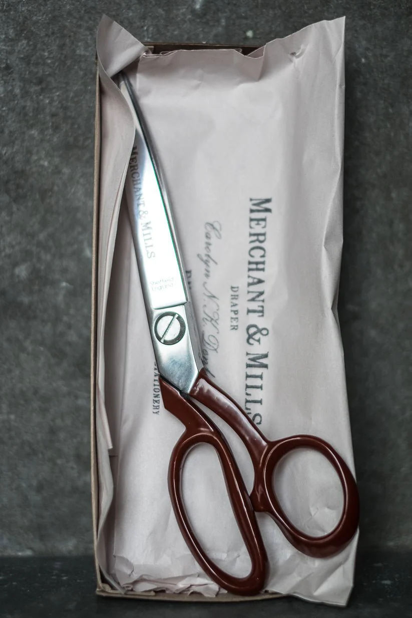 Red Extra Sharp 10" Scissors - Merchant & Mills - Image 3