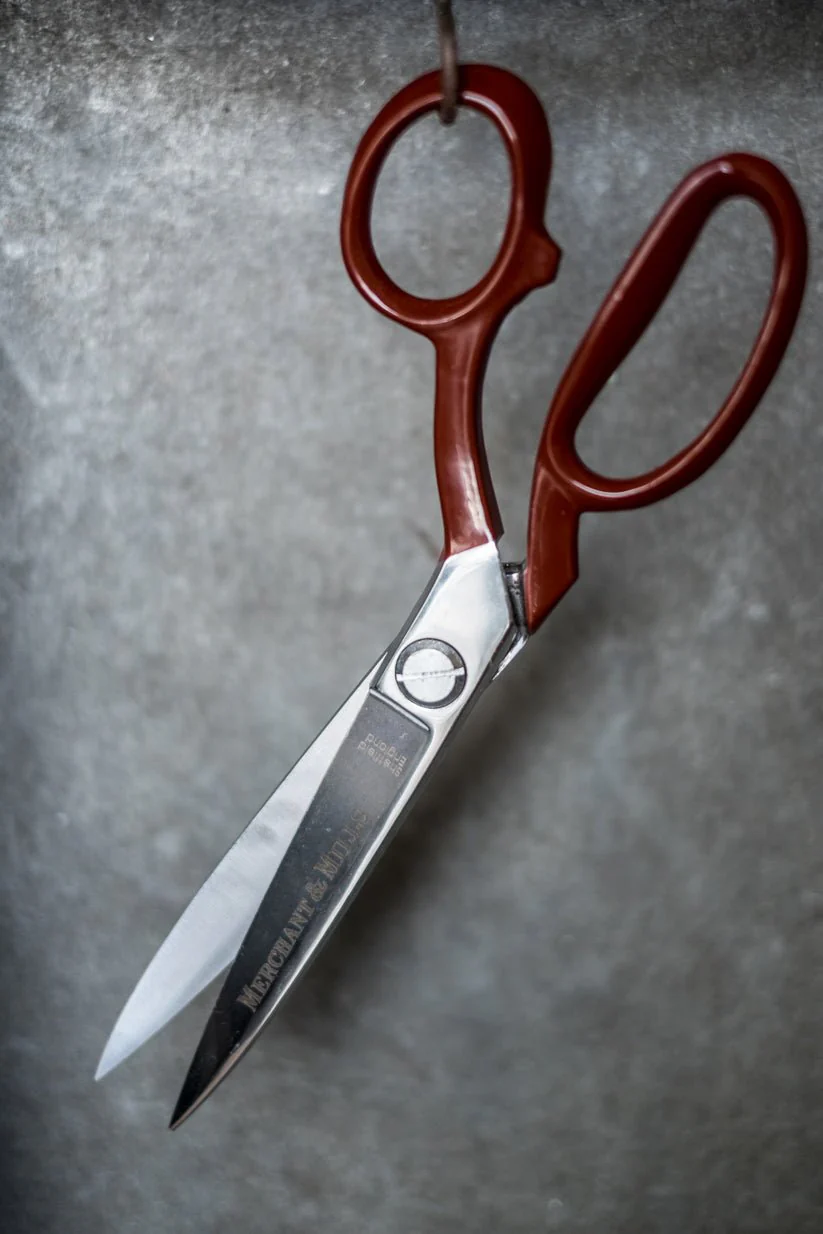 Red Extra Sharp 10" Scissors - Merchant & Mills - Image 4