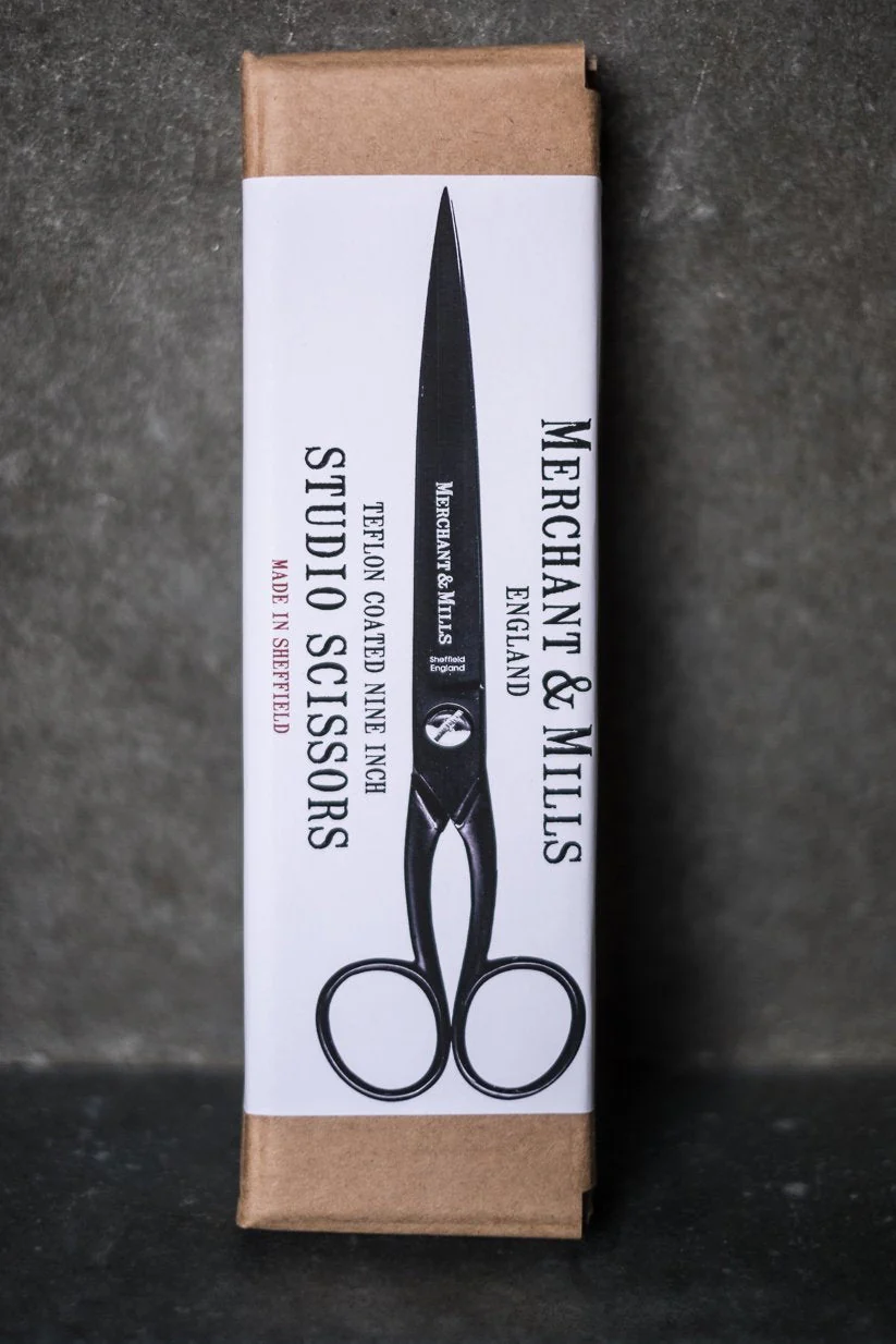 Matte Black 9" Studio Scissors - Merchant & Mills - Image 3