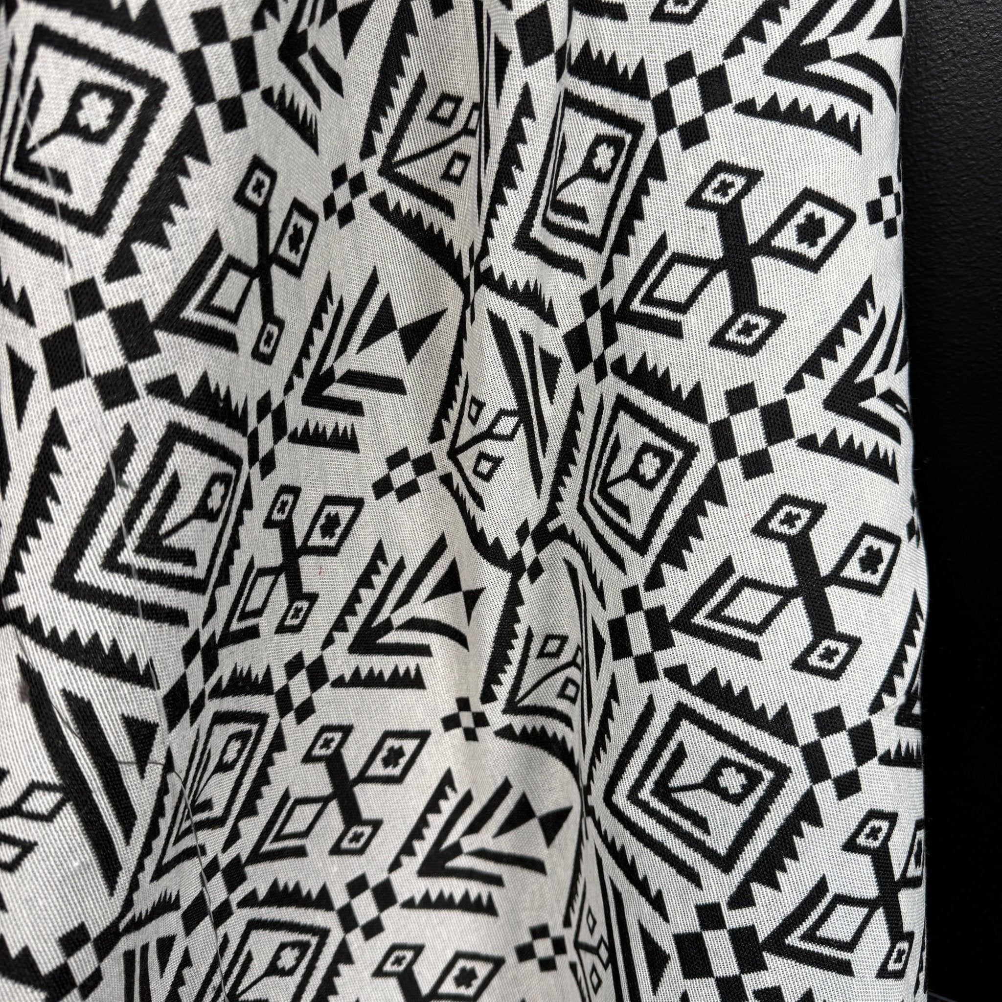 The Compass Weave - Jacquard Tapestry - Black/White