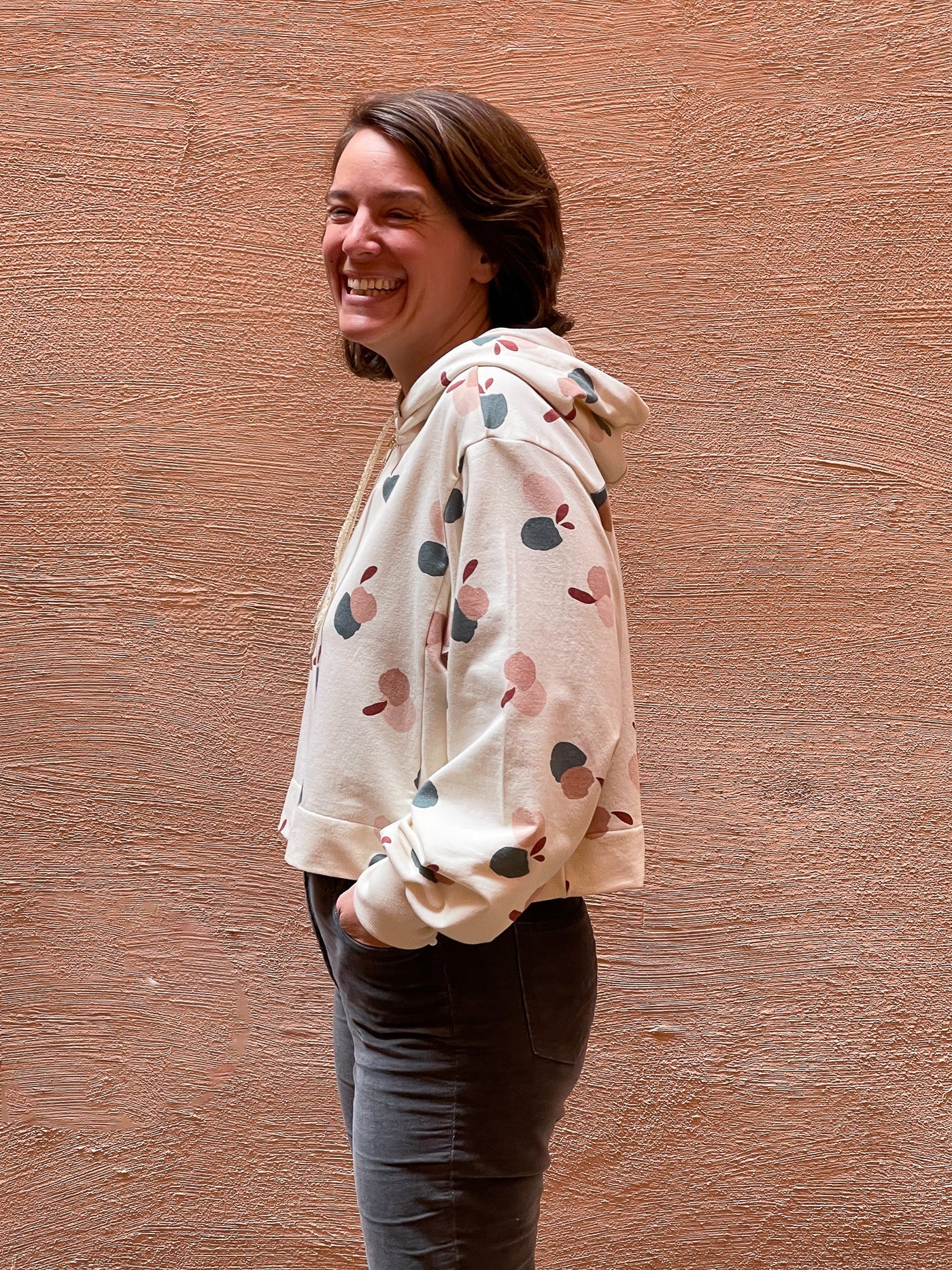 Vancouver Sweatshirt Mum Sewing Pattern - Ladies 34/52 - Ikatee - Image 16